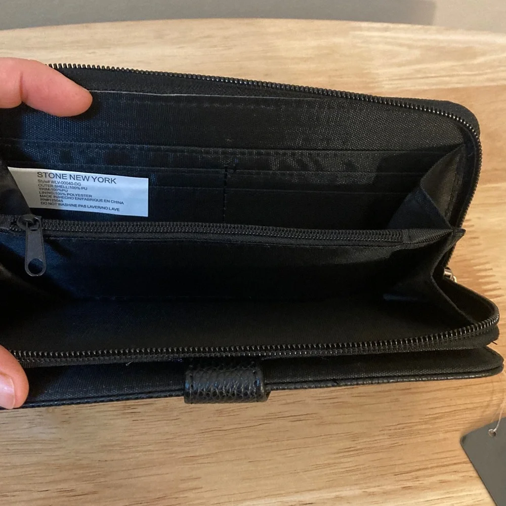 🌷5/$25 Stone Mountain Accessories Black Wallet with Snap Closure - Picture 3 of 6